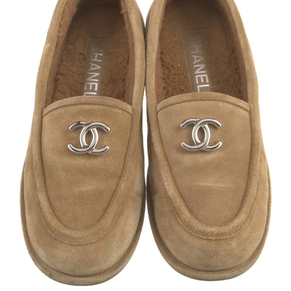 Chanel 2024 Interlocking CC Logo Loafers Women's Size: 7.5 | US7.5, IT37.5 - Picture 1 of 3